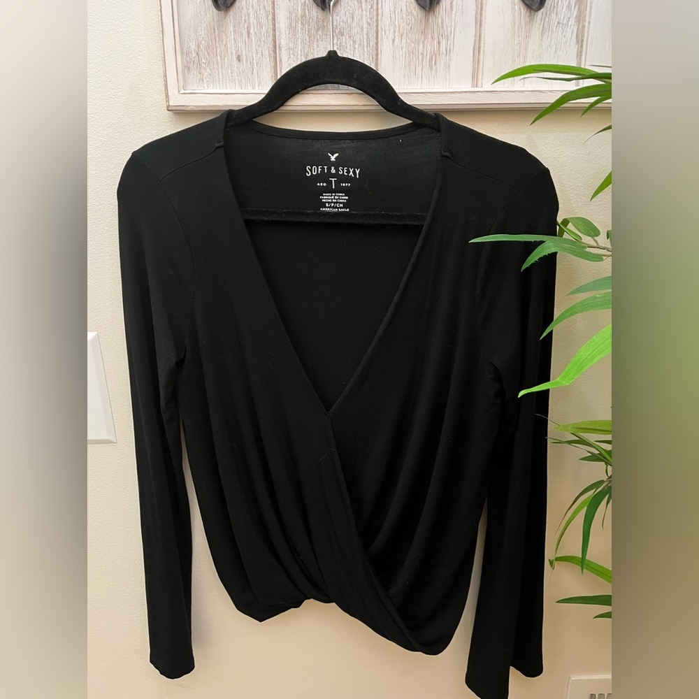 AEO, Soft & Sexy, Women's Solid Black Top with “V” in Front, Size S/P